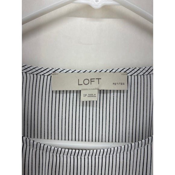 Loft black & White pinstripe Blouse with flutter short sleeves (small/Petite) - Picture 5 of 9
